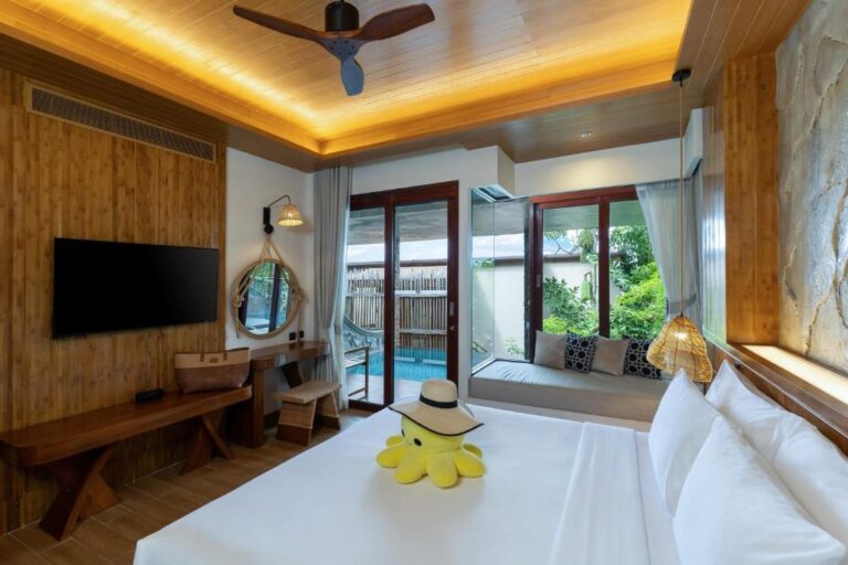 סינאה פוקט לאקשרי SINAE Phuket Luxury Hotel